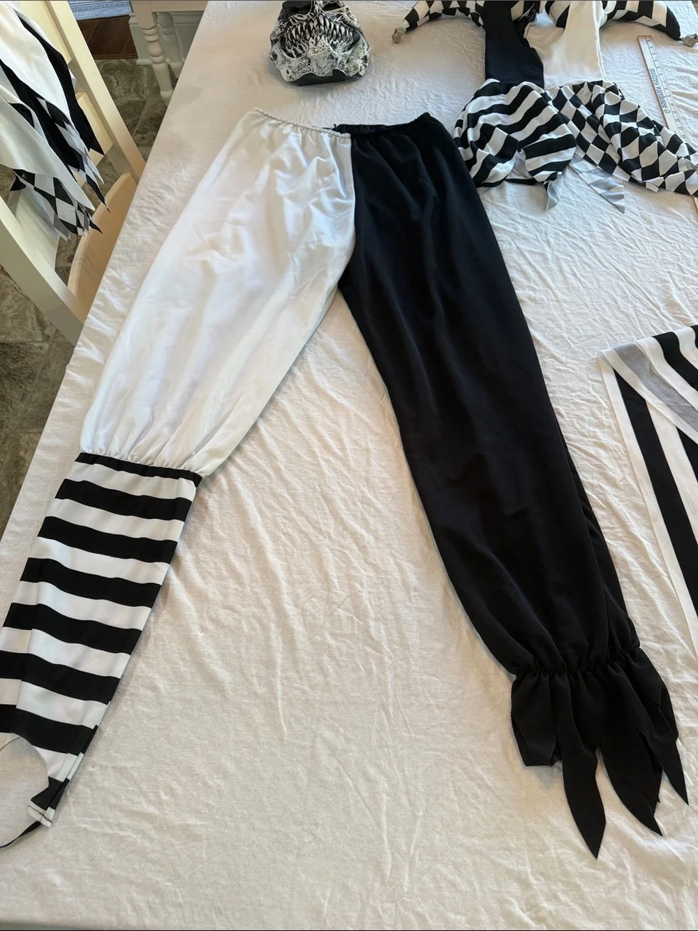 Spirit Halloween “Nobody’s Fool” Evil Jester Costume ADULT OS Large on tags - Picture 4 of 16